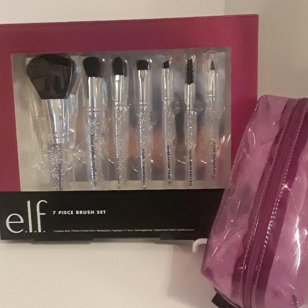 Cosmetic brush set and cosmetic bag